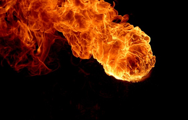 Летящий огонь