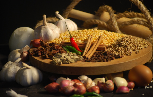 Пряности и чеснок