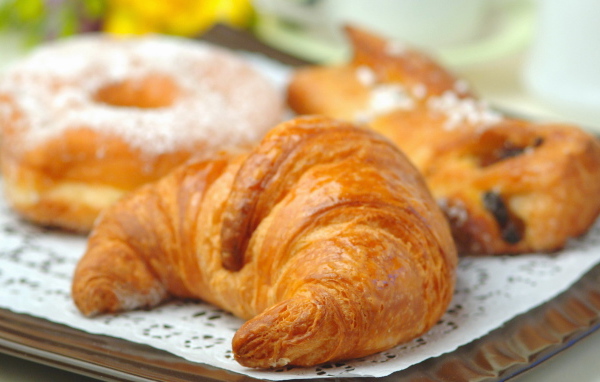 Круассан и пончик