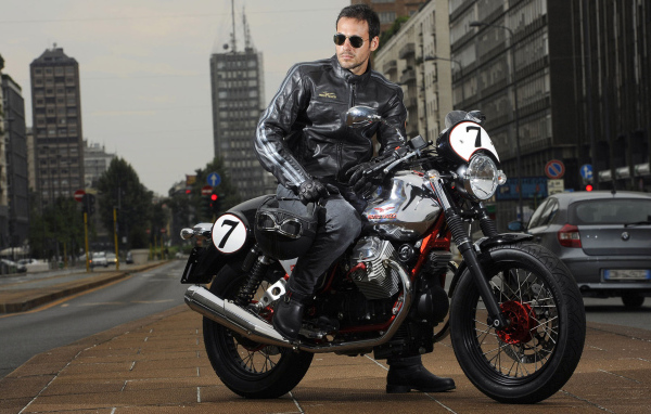 Moto Guzzi v7racer 2011