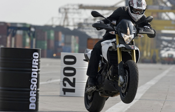 Aprilia Dorsoduro 1200