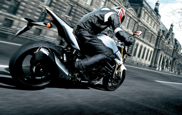 мотоцикл Suzuki GSR 750