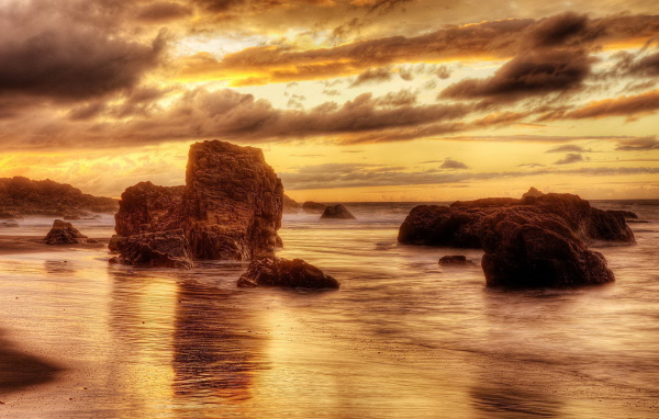 Берег на закате