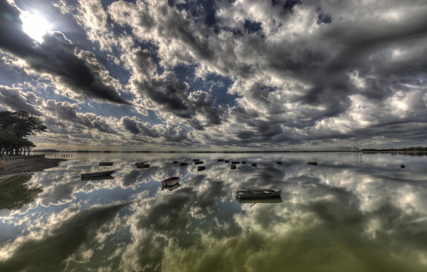 Отражение облаков