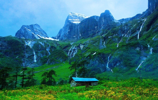 Хижина в горах