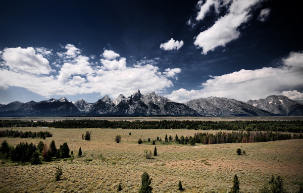 Горы на горизонте