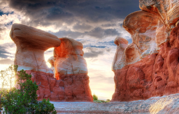 Каменные утесы