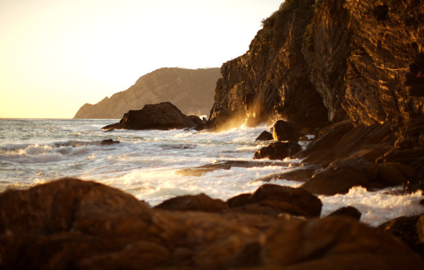 Прибрежные скалы