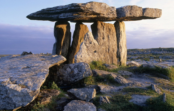 Каменный дольмен