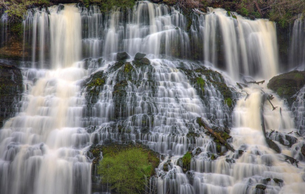 Красивый водопад