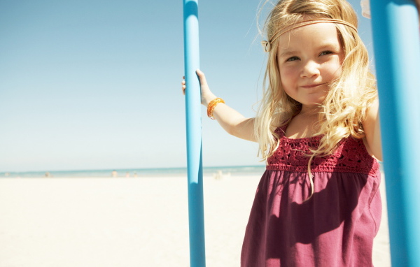 Девочка на пляже