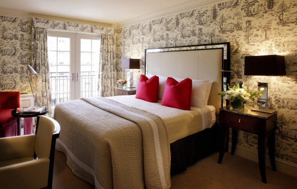 Стильная спальная комната