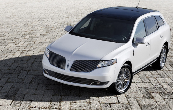 Lincoln-MKT-Static