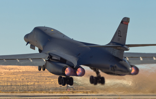 B-1B Lancer бомбардировщик