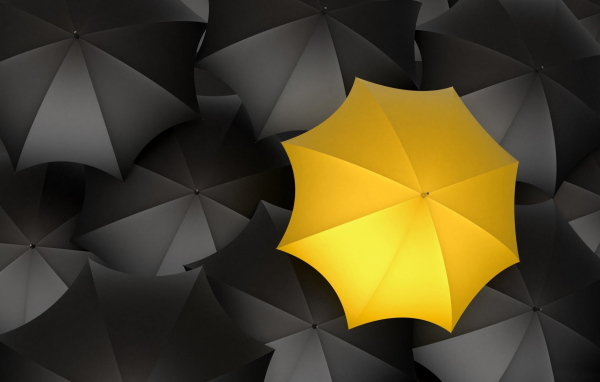 Желтый зонтик