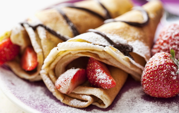 Блинчики с клубникой