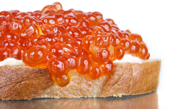 Бутерброд с красной икрой