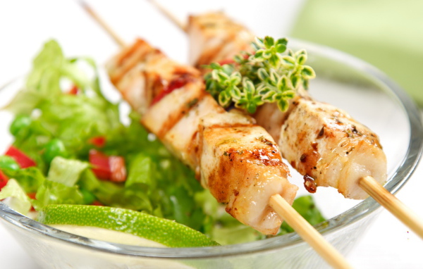 Шашлык на шпажках