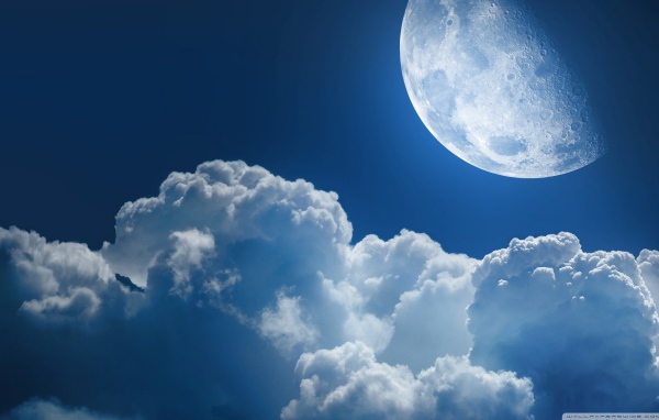 Облака и луна