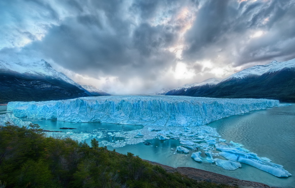Ледник в горах