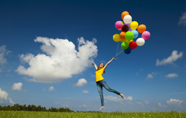 Девушка с шариками