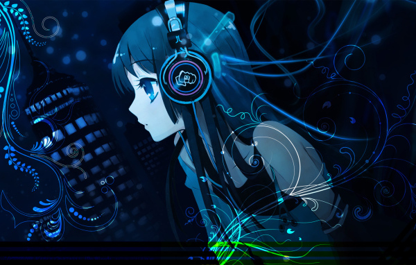 Акияма слушает музыку