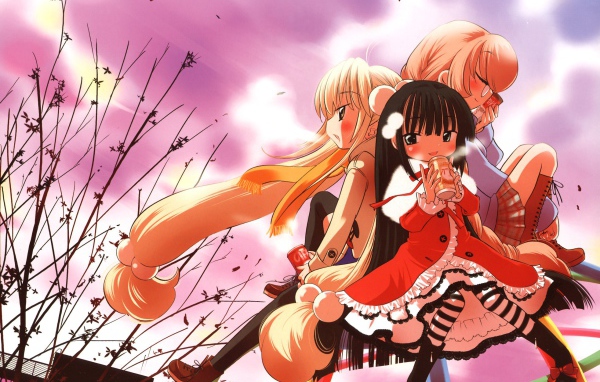 Аниме девочки пьют из баночек