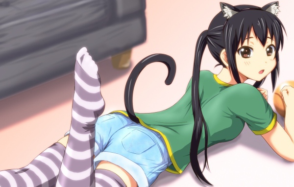 Девочка с ушами и хвостом