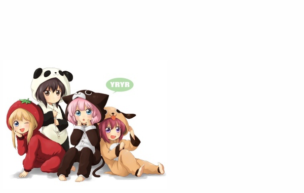 Девочки подняли маски