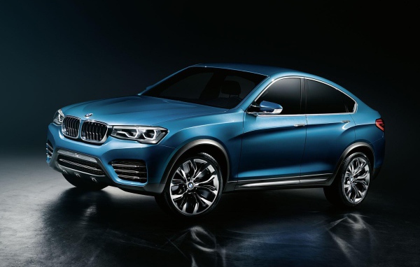 Восхитительный синий BMW X4 кроссовер