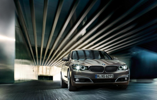 BMW X4 кроссовер высокая скорость