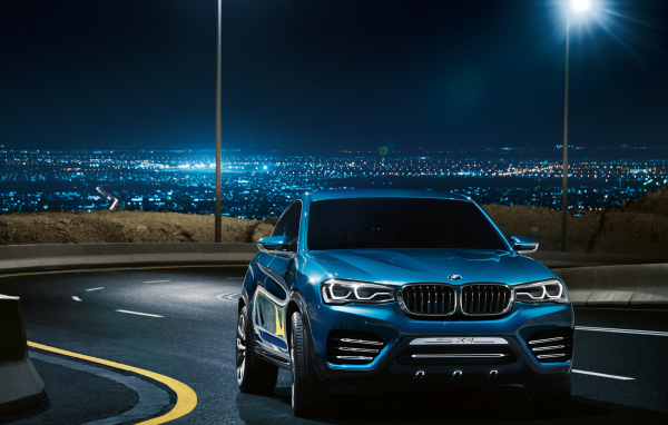 Синий BMW X4 кроссовер