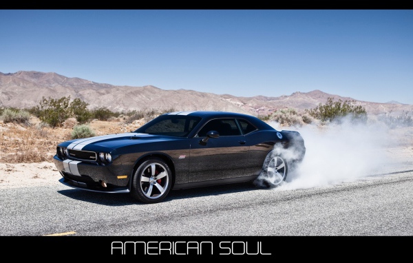 Американсский автомобиль Dodge SRT8