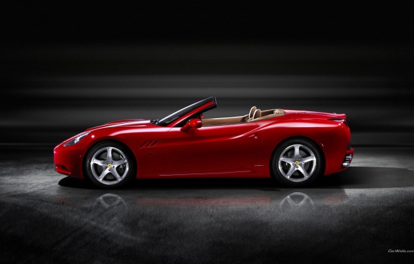 Красный Феррари Калифорния