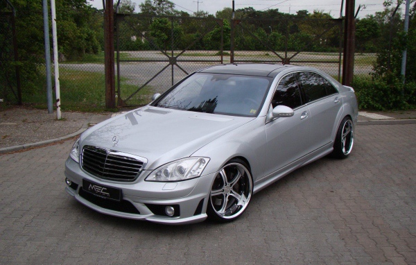 Серый Mercedes-Benz S65 AMG