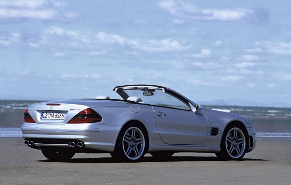 Мерседес бенц на пляже