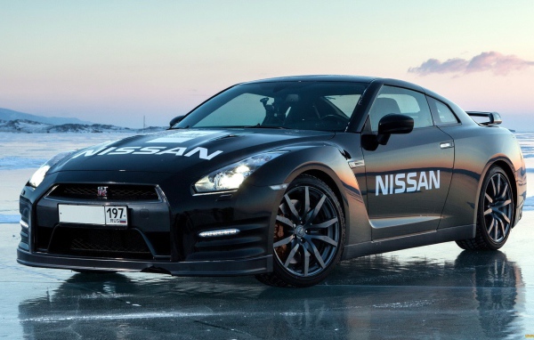Ниссан на льду