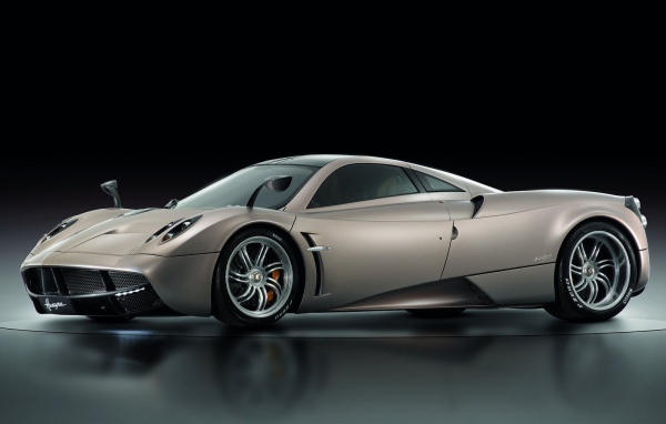 Спортивный автомобиль Пагани