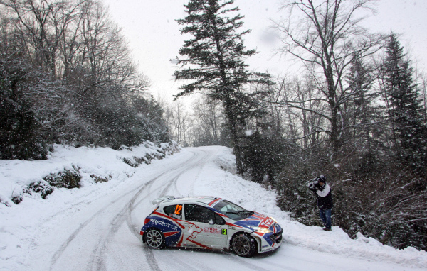 Пежо на зимних ралли