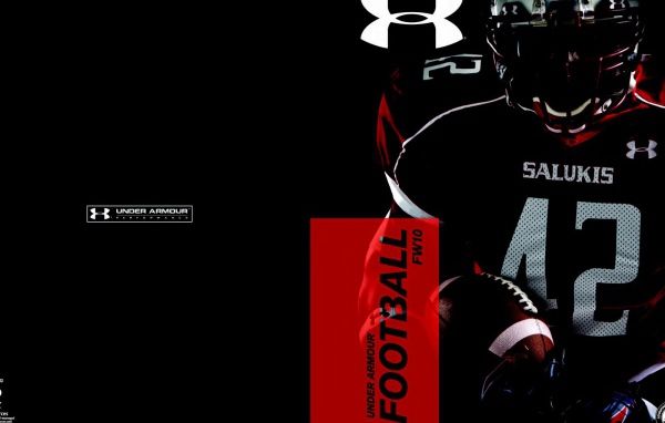 Игрок Американского футбола в Under Armour