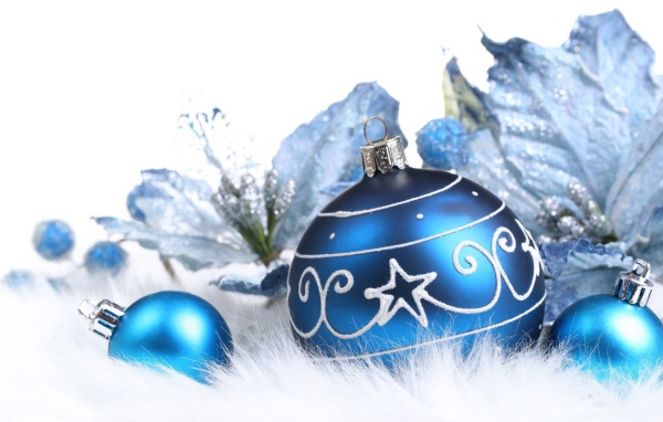 Голубые украшения на рождество