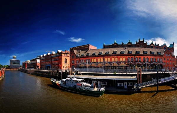  Катер у Городского причала