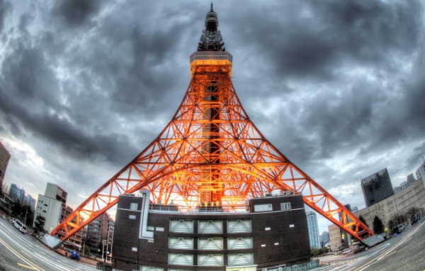 Теле башня в городе