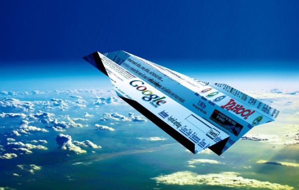 Бумажный самолет с Google