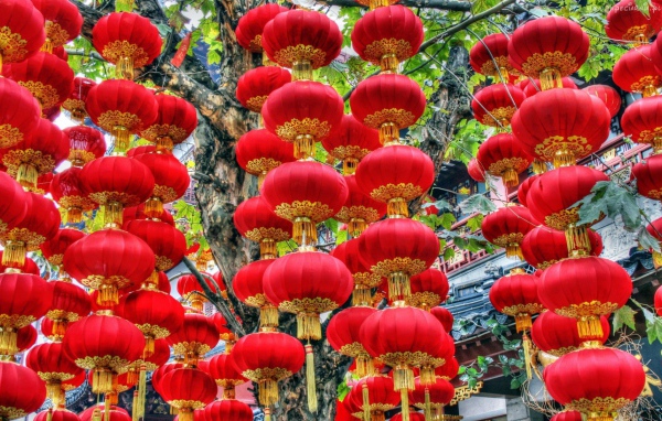Красные китайские фонарики