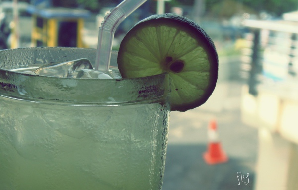 Коктейль с лимоном