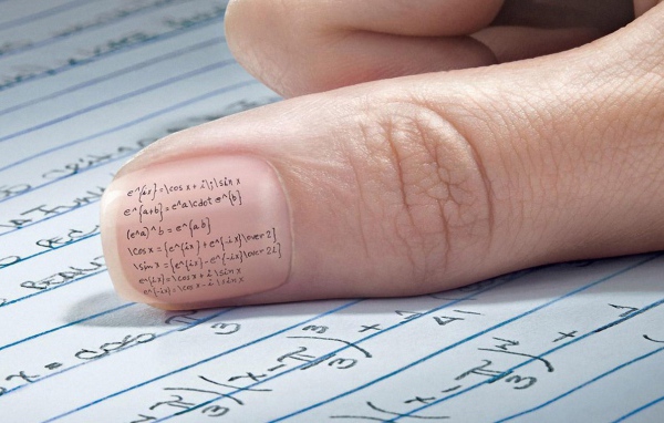 Шпаргалка на ногте