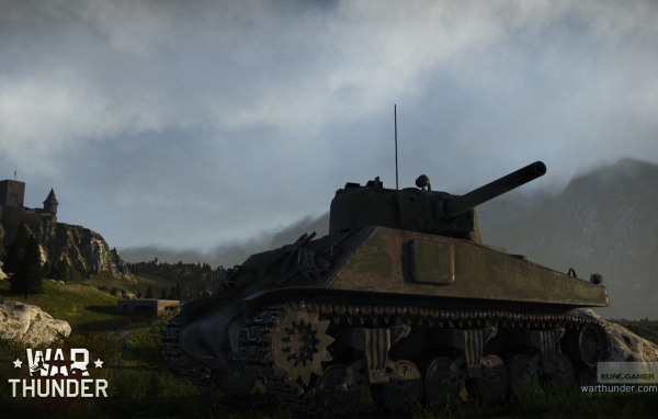 War Thunder танк на поле