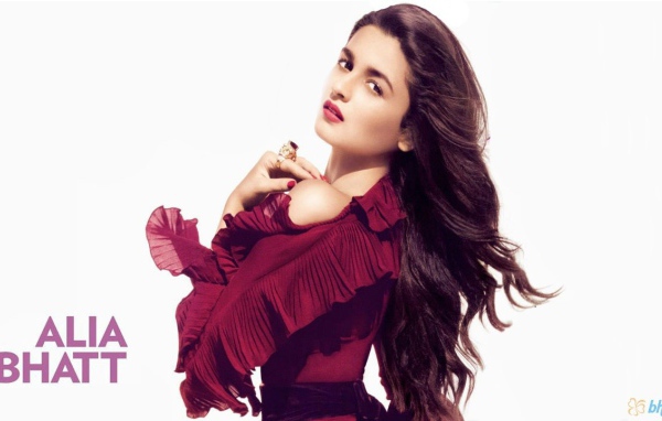Актриса Алия Батт