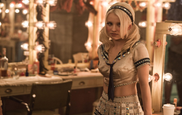 Девушка в коричневом тоне